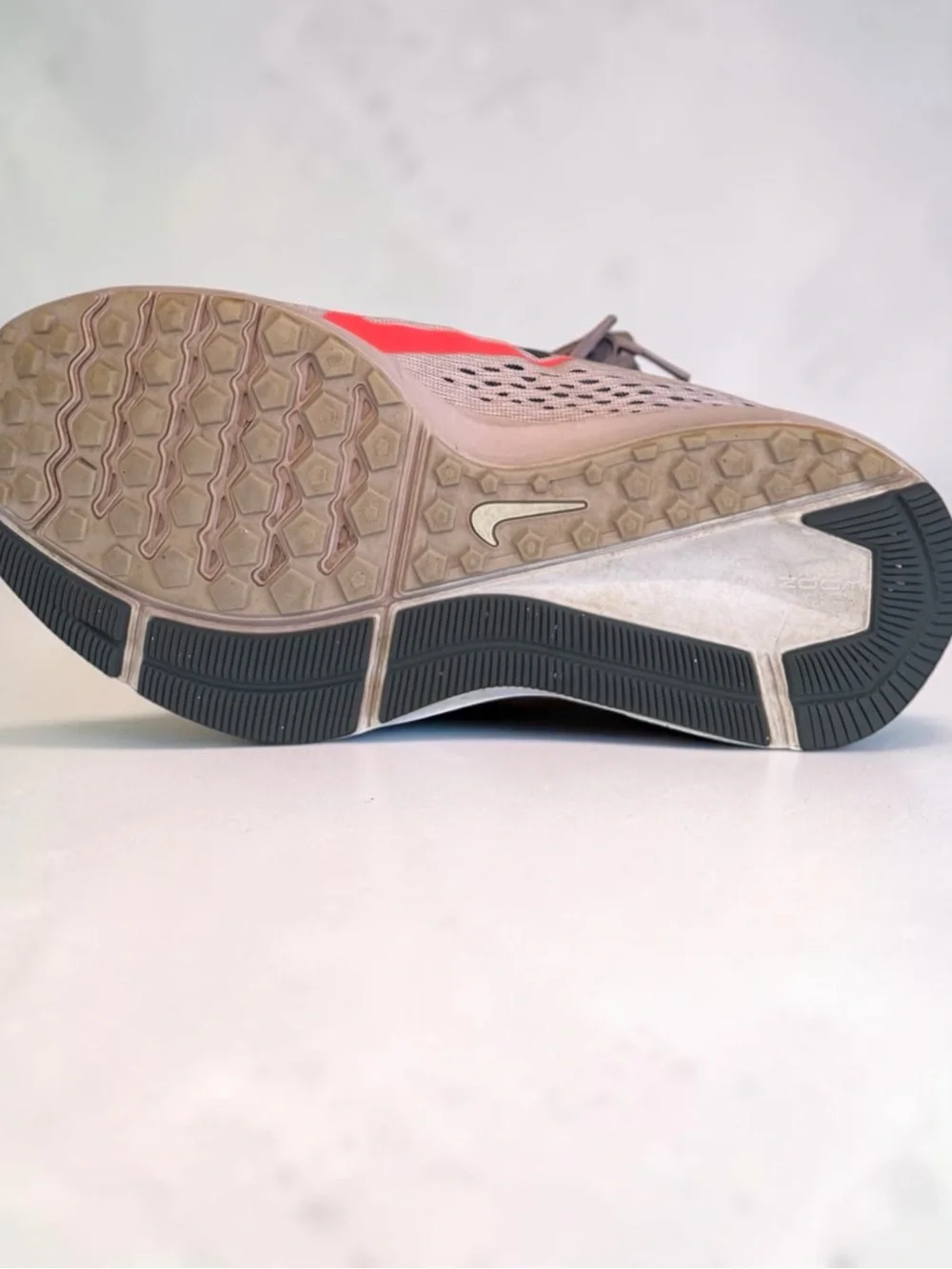 Nike Air Zoom Winflo 5 Particle Rose Running Shoes - Women's Size 9